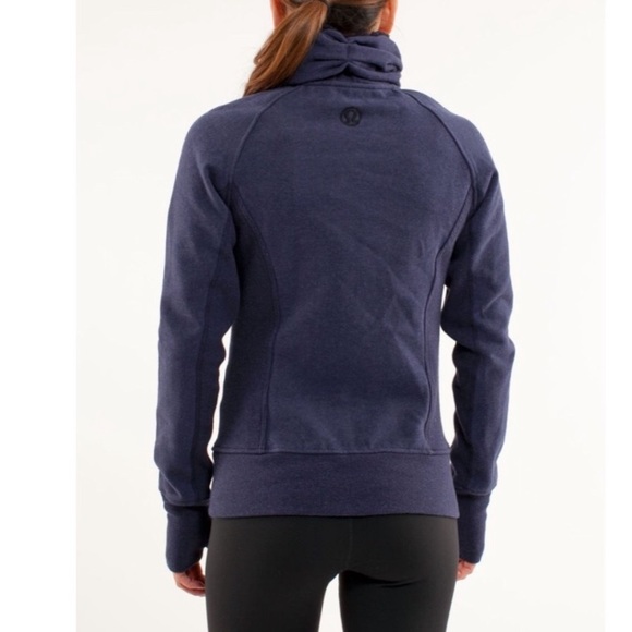 Lululemon Cuddle Up Jacket in Heathered Black - Picture 2 of 5